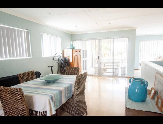 4 BEDROOM HOUSE FOR SALE IN WAVECREST